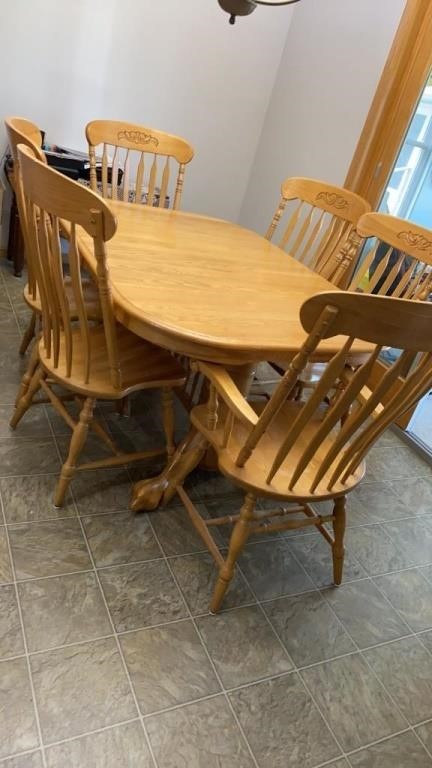 Oak Dining Table & 6 Chairs w/ 2 Leaves 59x42x39