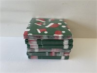 6 packages of Christmas napkins