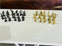 32 cast metal chess pcs - approx 3" tall