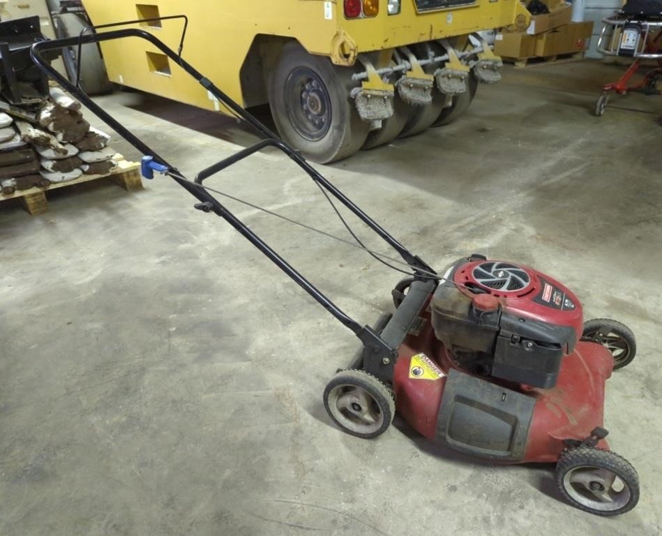 Craftsman Push Lawn Mower W/ Briggs & Stratton