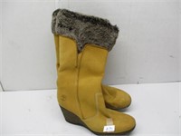 Women's Boots Size 8 1/2
