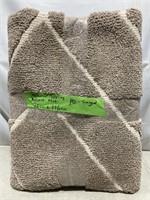 Mineral Spring Accent Rug *pre-owned Has Snag