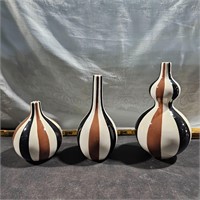 3 vases