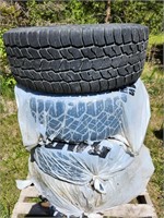 4 Discoverer A/TW 275/55R20 M&S tires with black