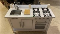 Kidkraft child’s play kitchen with kitchen sink,