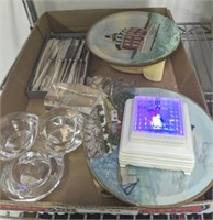 TRAY OF COLLECTOR PLATES, MISC GLASS CRYSTAL