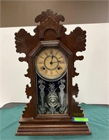 Gingerbread mantle clock (fancy)