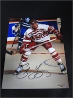 STEVE YZERMAN SIGNED 8X10 PHOTO REDWINGS COA