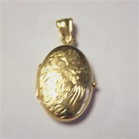 10K 5.25G Locket With Photo Compartment Pendant