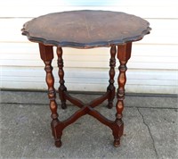 SMALL VINTAGE ACCENT TABLE