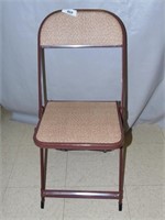4 Folding Chairs w wooden case