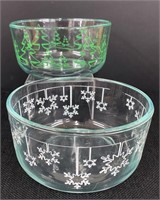 Pyrex Tree & Snowflake Bowls-1 qt.7201 -2-pc.