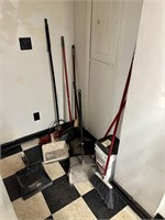 Brooms, Dustpans & Cleaning Supplies