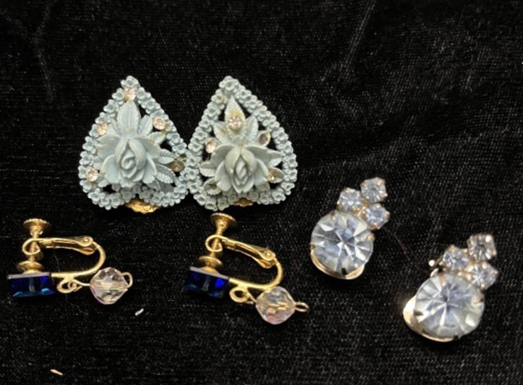 VTG Lot of 3 clip on earrings blue