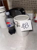 Kitchen storage canister