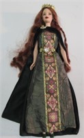 CAMLOT BARBIE W/CROWN SHOES-CAPE. VERY NICE.