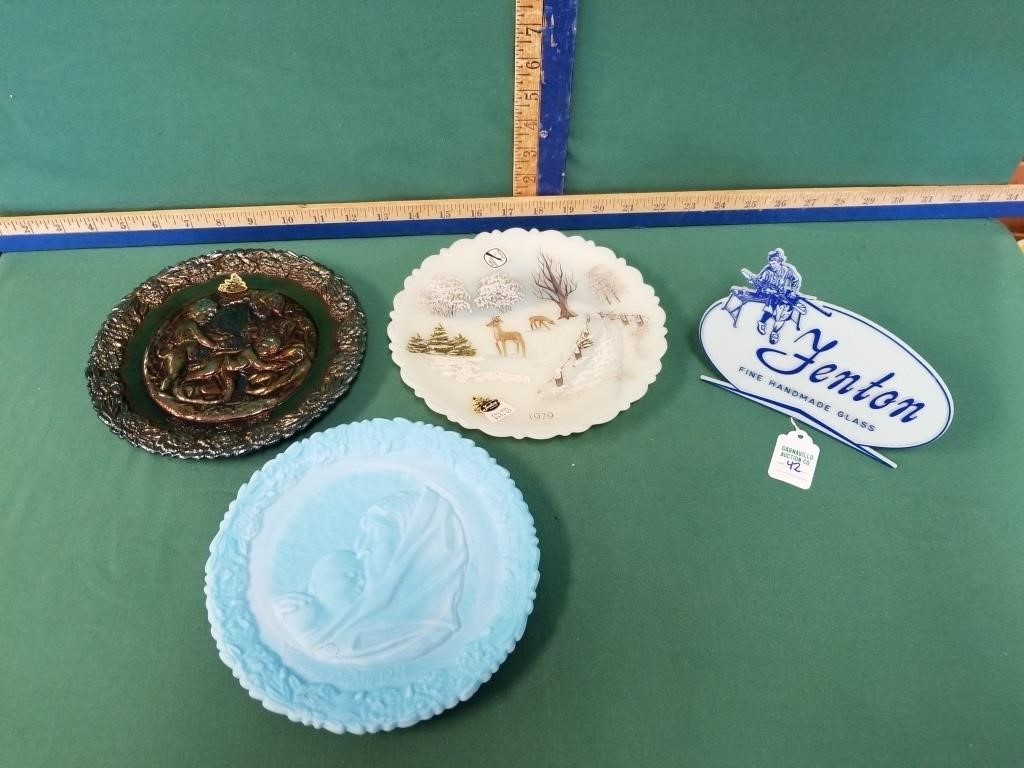 3 FENTON PLATES AND PLASTIC STORE DISPLAY