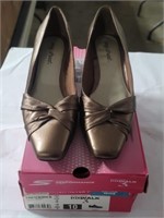 Easy Street - (Size 10) Shoes W/Box