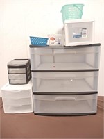 Plastic drawers/containers