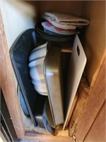 Contents of Cupboard & Drawer. Bakeware, Cutting