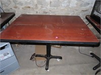 41.5" x 29.5" Resteraunt Table