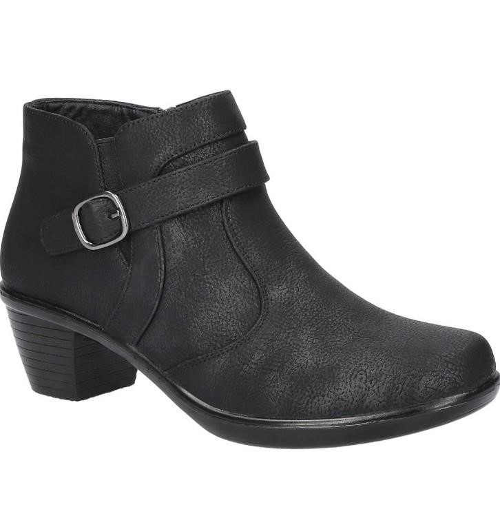 (New) size 7. womens Raula boots
Ak
