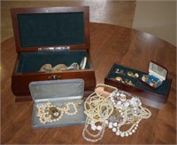 Vtg Costume Jewelry w/ Jewelry Box