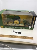 ERTL JOHN DEERE 420 WITH KBL DISC 1/16 SCALE