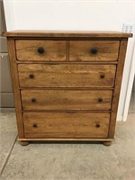 Beautiful Broyhill Oak Chest of Drawers with 4