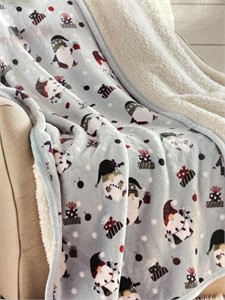 Member’s Mark Holiday Gnome Throw Blanket