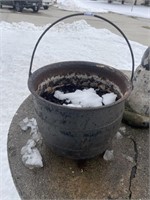 CAST IRON POT