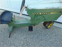 Old Metal Kids John Deer Tractor - missing rear