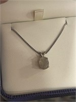 NECKLACE AND STONE, NOT MAGNETIC