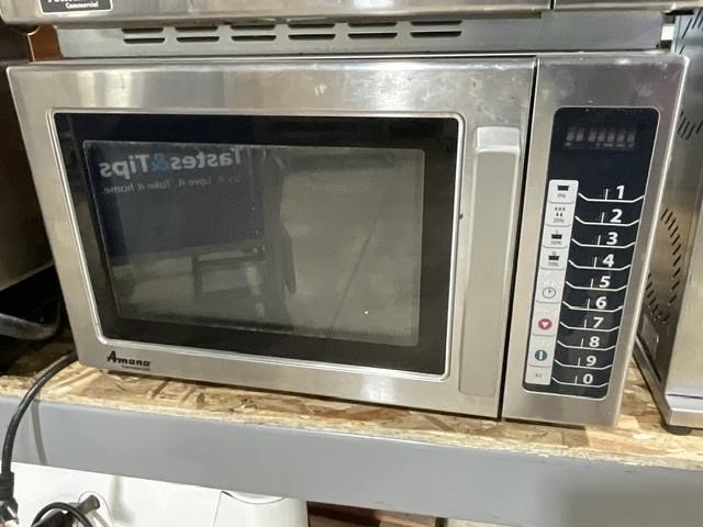 Amana commercial microwave