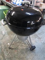 WEBER KETTLE CHARCOAL GRILL