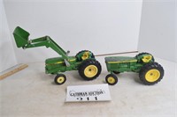 1/16 John Deere 2440 & Utility Tractor