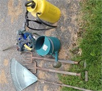 Assorted Garden Tools Sprayer - Watering Can -
