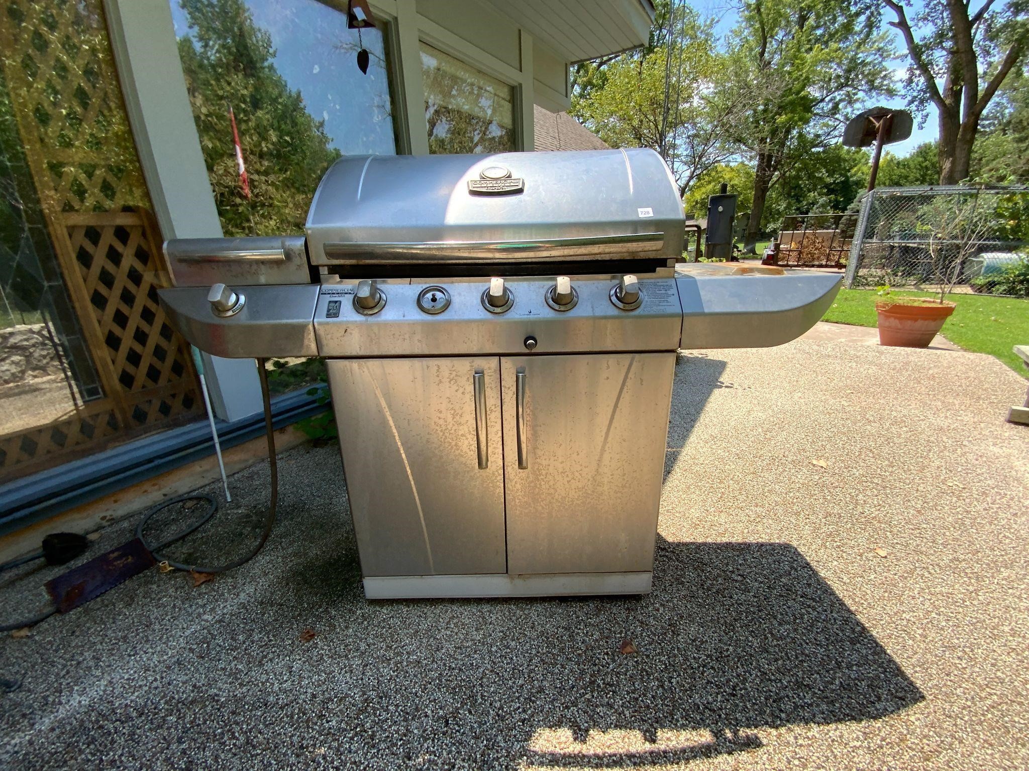 Char-Broil Commercial Series Gas Grill w/Griddle