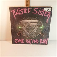 Twisted Sister Come out and play