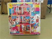 New Barbie Dream House, 70 plus accessories, box
