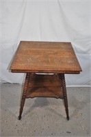 Antique spool leg Oak parlor table