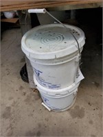 2 PARTIAL BUCKETS GAS DRY MAX