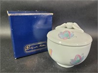 Elizabeth Arden Blue Grass Candle with Lid