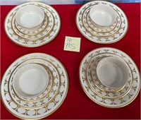 26 - 16 PIECES LENOX ETERNAL DISHWARE