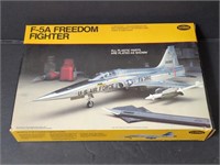 1978 NIB Sealed F-5A Freedom Fighter 1/48 Scale