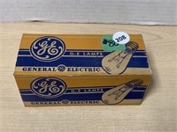 Vintage Ge Lightbulbs In Box