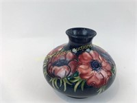 MOORCROFT POTTERY  "ANEMONE"  OVOID VASE