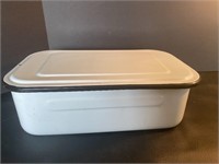 Large enamelware container with lid