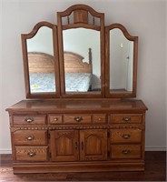 "Daveluyville" Oak Dresser w/Mirror