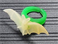 VINTAGE PLASTIC BAT RING